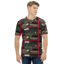 Load image into Gallery viewer, Chasing the moon red Men's T-shirt

